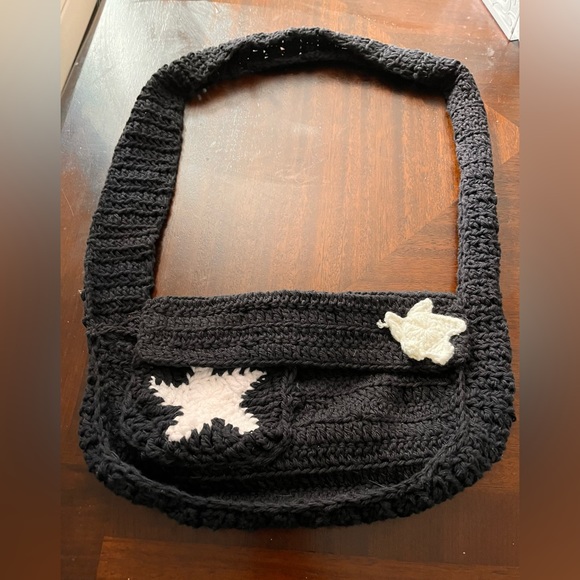Crochet bag with details - Picture 1 of 3